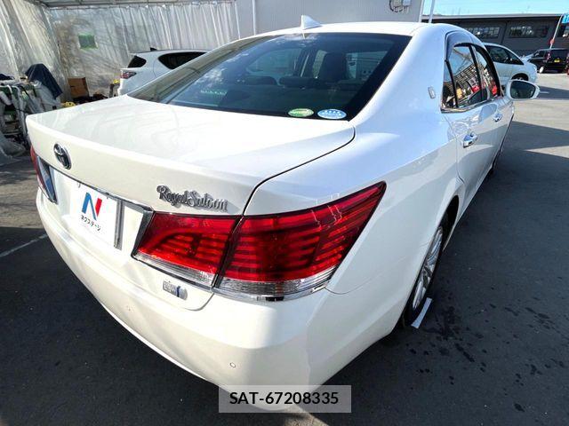 Toyota CROWN SEDAN 2017-11 6263662-18