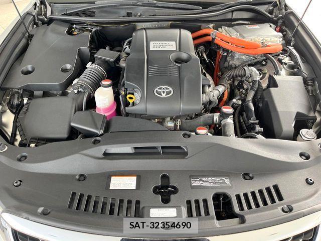 Toyota CROWN SEDAN 2015-11 6303472-18
