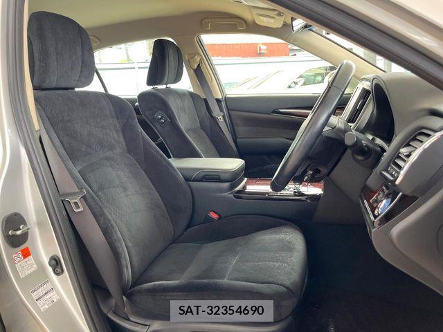 Toyota CROWN SEDAN 2015-11 6303472-8