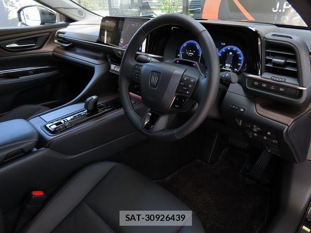 Toyota CROWN SEDAN 2025-07 6303447-11