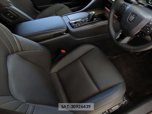 Toyota CROWN SEDAN 2025-07 6303447-13