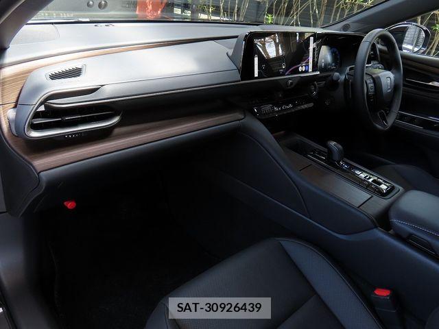 Toyota CROWN SEDAN 2025-07 6303447-22