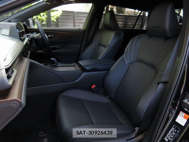 Toyota CROWN SEDAN 2025-07 6303447-23