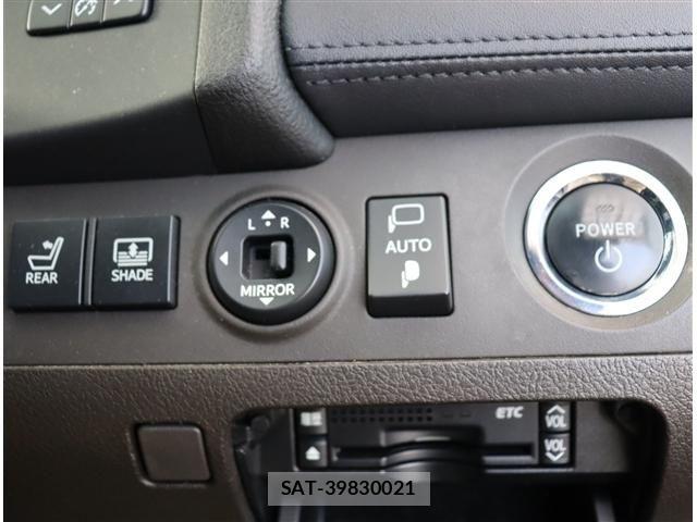 Toyota CROWN SEDAN 2009-12 6496339-15