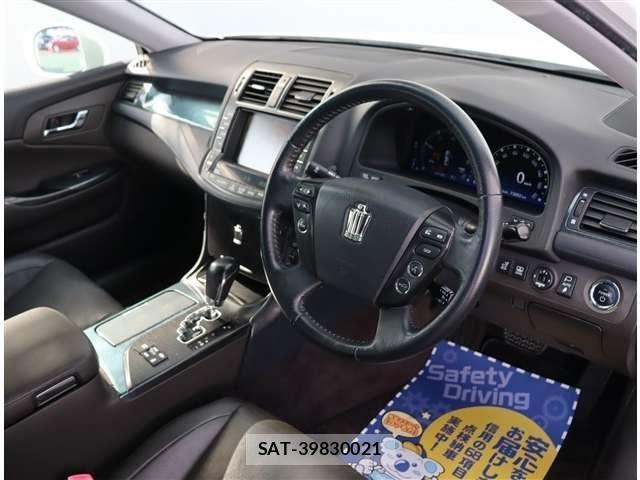 Toyota CROWN SEDAN 2009-12 6496339-25
