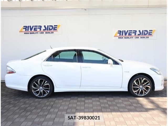 Toyota CROWN SEDAN 2009-12 6496339-4