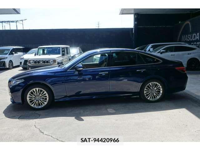 Toyota CROWN SEDAN 2020-09 6611232-3