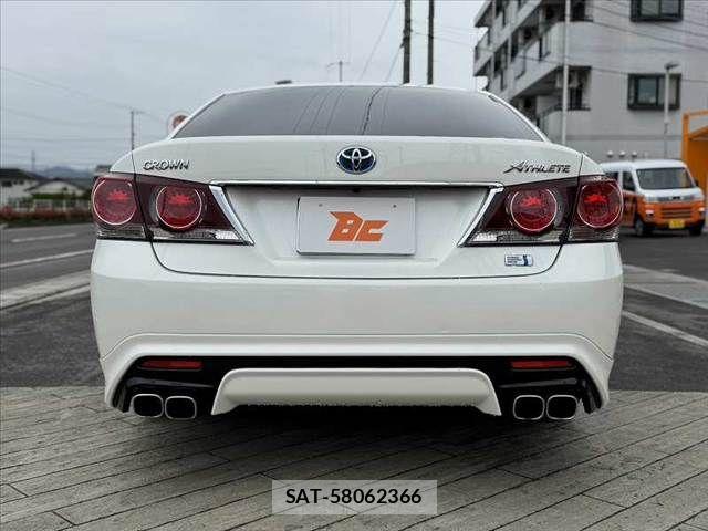 Toyota CROWN SEDAN 2016-02 6611239-13