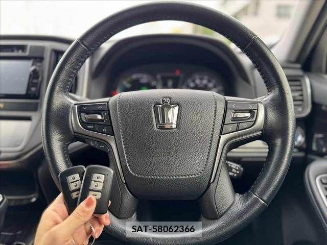 Toyota CROWN SEDAN 2016-02 6611239-4