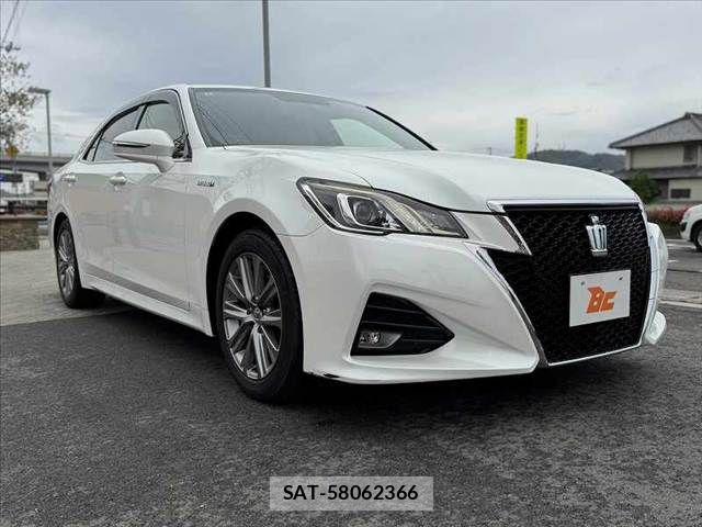 Toyota CROWN SEDAN 2016-02 6611239-7