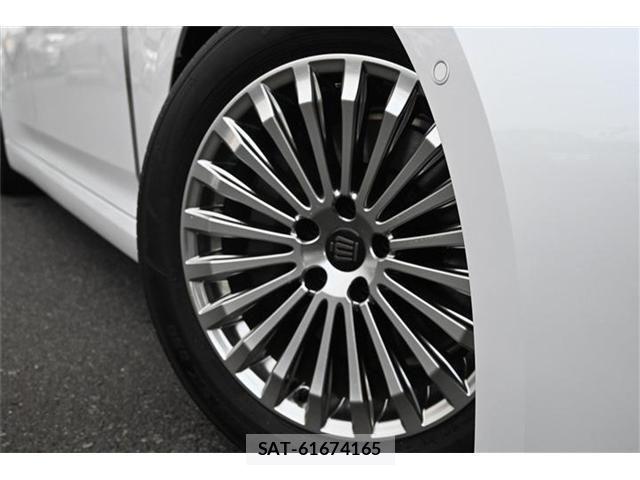 Toyota CROWN SEDAN 2024-08 6611216-20