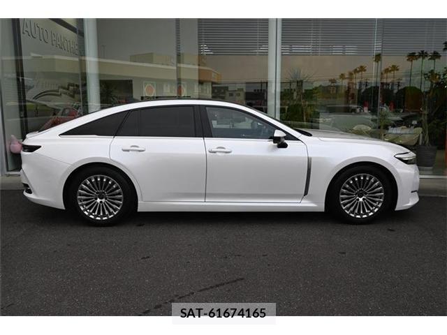 Toyota CROWN SEDAN 2024-08 6611216-5