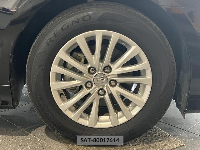 Toyota CROWN SEDAN 2017-03 6611225-16