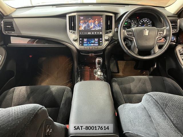 Toyota CROWN SEDAN 2017-03 6611225-1