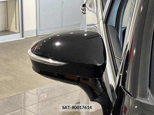 Toyota CROWN SEDAN 2017-03 6611225-26