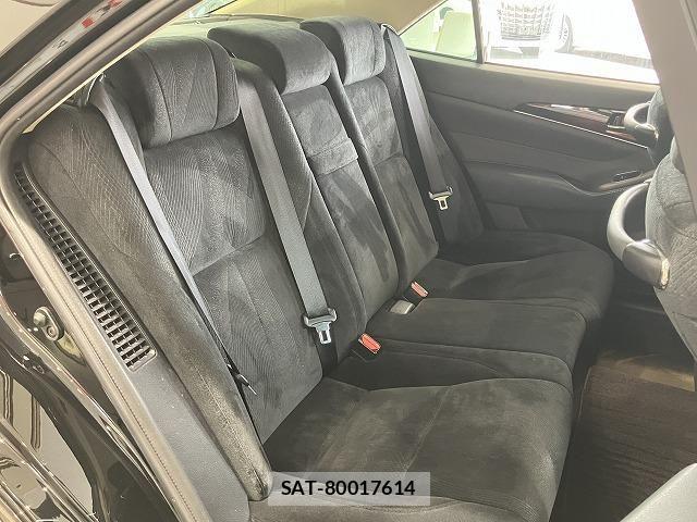 Toyota CROWN SEDAN 2017-03 6611225-8