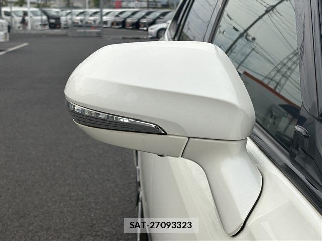 Toyota CROWN SEDAN 2019-01 6611234-27