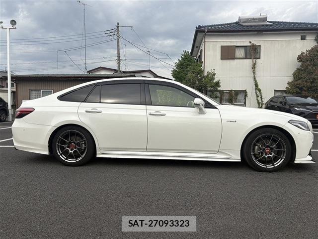 Toyota CROWN SEDAN 2019-01 6611234-7