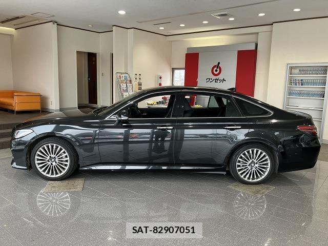 Toyota CROWN SEDAN 2022-03 6611218-14