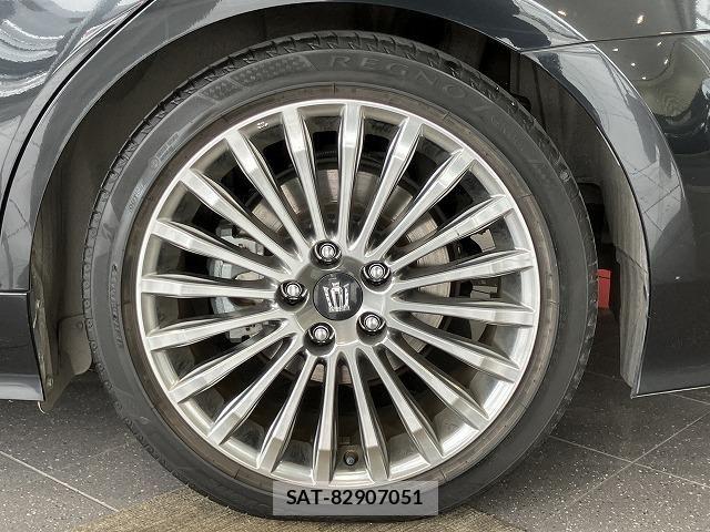 Toyota CROWN SEDAN 2022-03 6611218-20