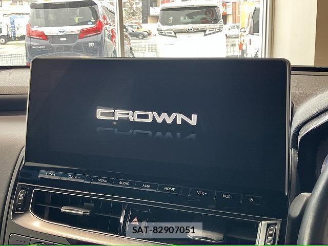Toyota CROWN SEDAN 2022-03 6611218-2