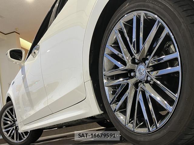 Toyota CROWN SEDAN 2017-02 6611222-10