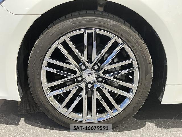 Toyota CROWN SEDAN 2017-02 6611222-15
