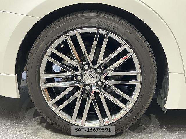 Toyota CROWN SEDAN 2017-02 6611222-18