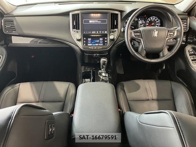 Toyota CROWN SEDAN 2017-02 6611222-1