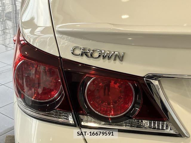 Toyota CROWN SEDAN 2017-02 6611222-21