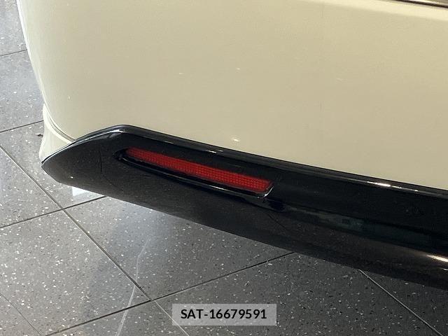 Toyota CROWN SEDAN 2017-02 6611222-24
