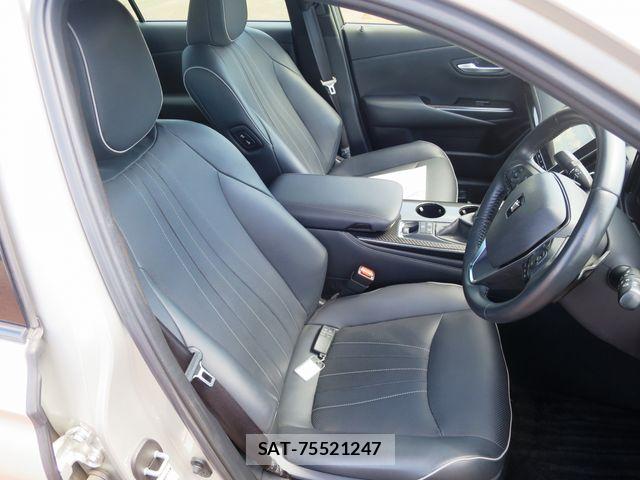 Toyota CROWN SEDAN 2019-09 6611230-10