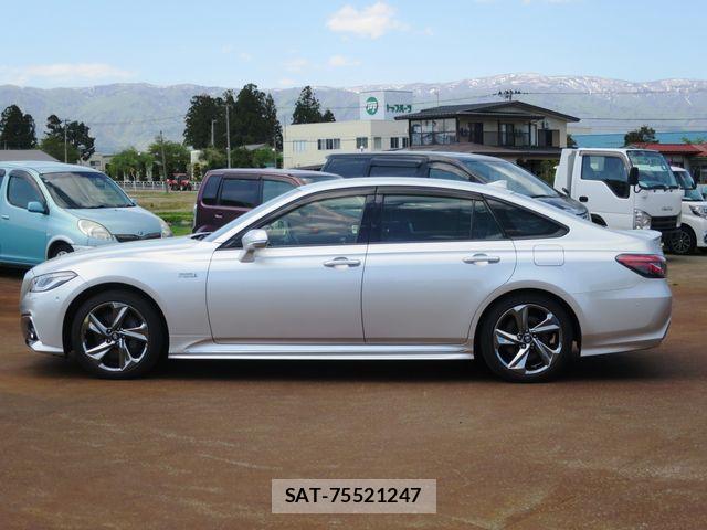 Toyota CROWN SEDAN 2019-09 6611230-4