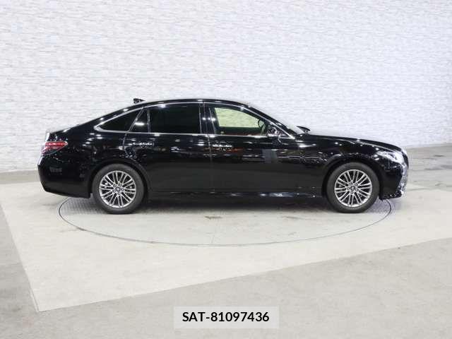 Toyota CROWN SEDAN 2021-03 6641405-13