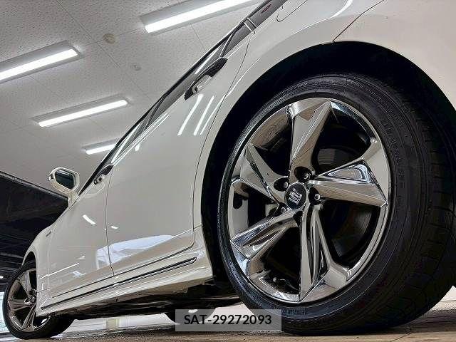 Toyota CROWN SEDAN 2018-09 6670974-18