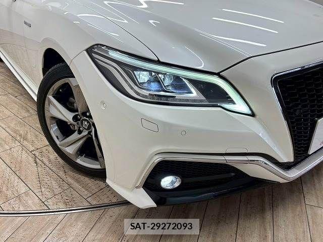 Toyota CROWN SEDAN 2018-09 6670974-19