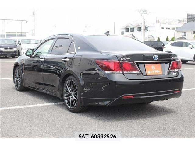 Toyota CROWN SEDAN 2015-02 6670982-11