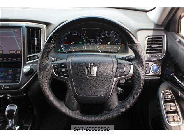 Toyota CROWN SEDAN 2015-02 6670982-26