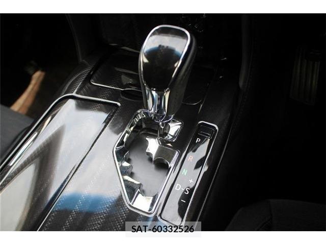 Toyota CROWN SEDAN 2015-02 6670982-27