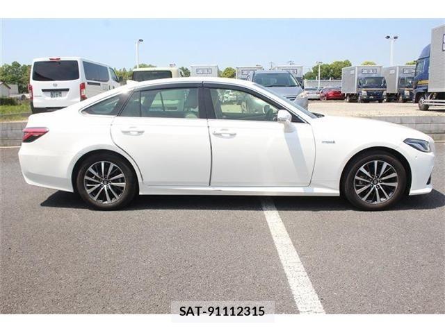 Toyota CROWN SEDAN 2019-04 6675491-13