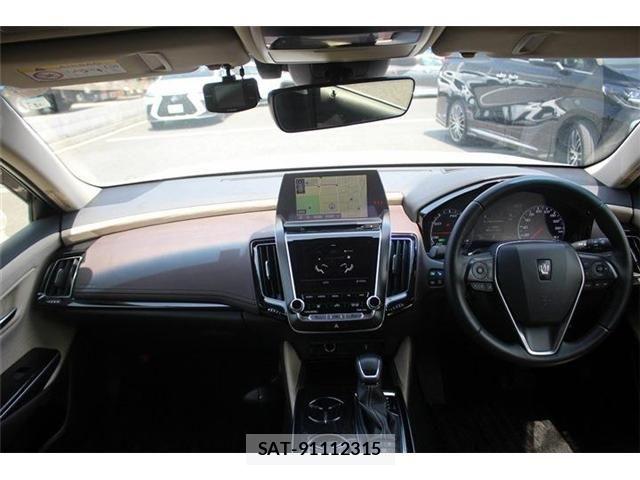 Toyota CROWN SEDAN 2019-04 6675491-24