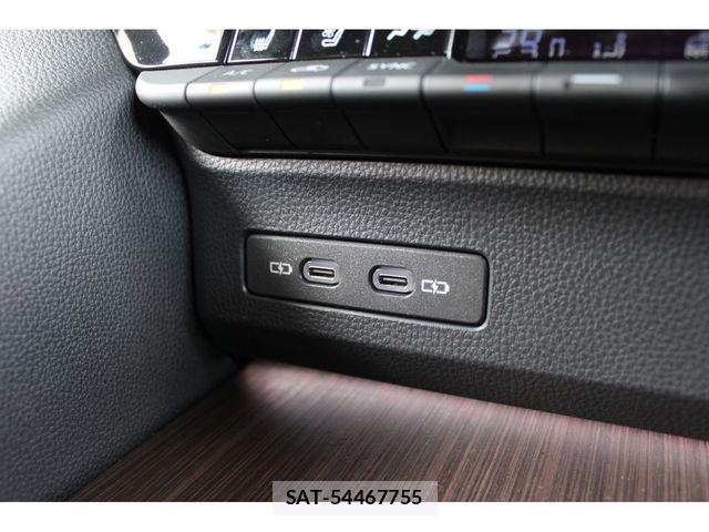 Toyota CROWN SEDAN 2024-10 6675476-18