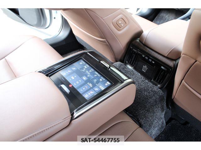 Toyota CROWN SEDAN 2024-10 6675476-24