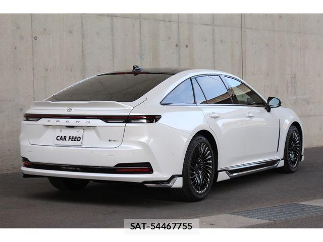 Toyota CROWN SEDAN 2024-10 6675476-2
