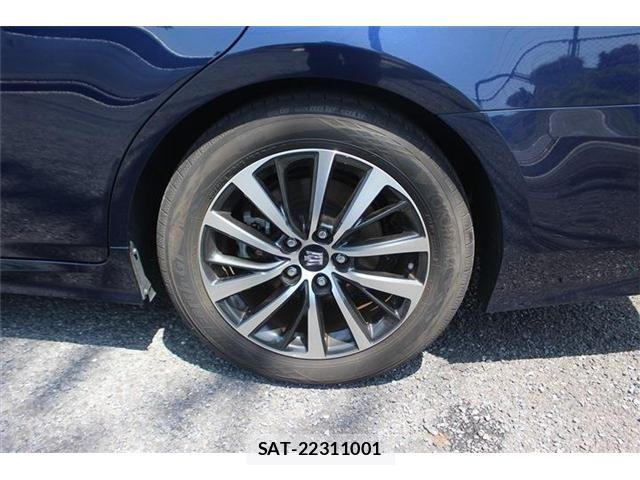 Toyota CROWN SEDAN 2019-04 6675490-21