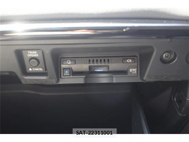 Toyota CROWN SEDAN 2019-04 6675490-4
