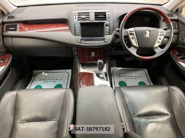 Toyota CROWN SEDAN 2012-11 6675503-27