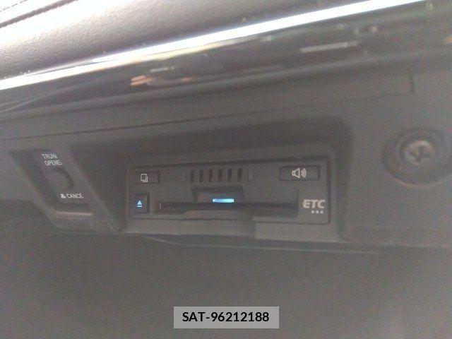 Toyota CROWN SEDAN 2019-08 6675487-18