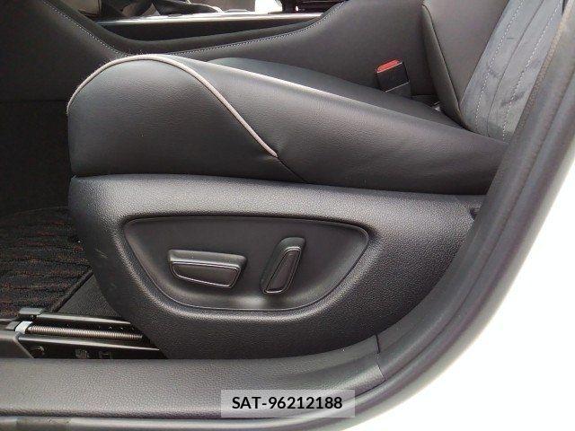 Toyota CROWN SEDAN 2019-08 6675487-21