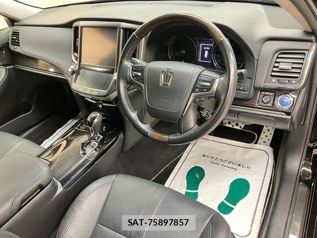 Toyota CROWN SEDAN 2018-03 6675489-17